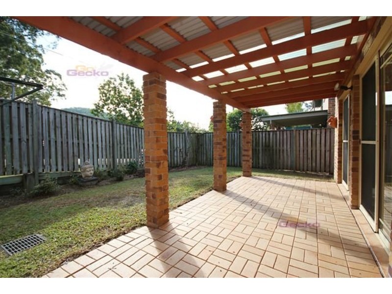 2/360 Simpsons Road, Bardon QLD 4065