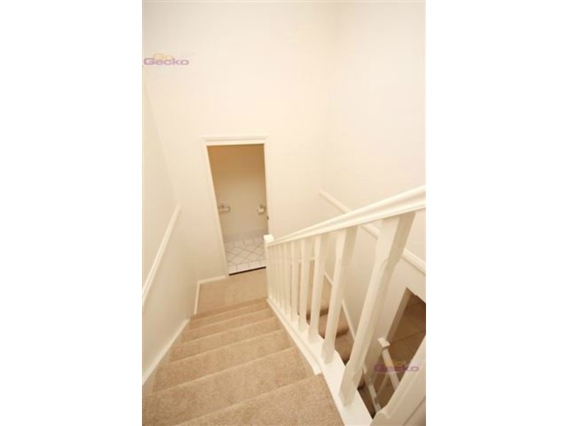 2/360 Simpsons Road, Bardon QLD 4065