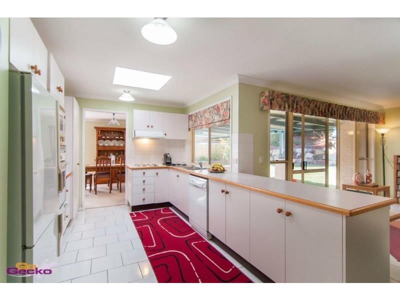 6 Peterson Place, Bridgeman Downs QLD 4035