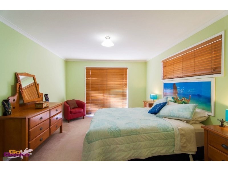 6 Peterson Place, Bridgeman Downs QLD 4035