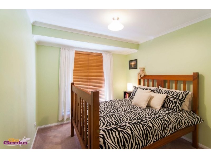 6 Peterson Place, Bridgeman Downs QLD 4035