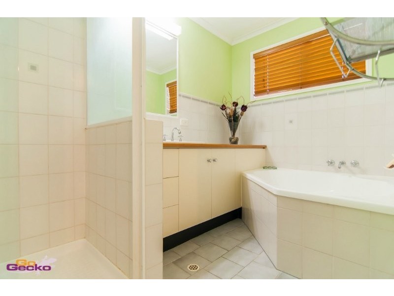 6 Peterson Place, Bridgeman Downs QLD 4035