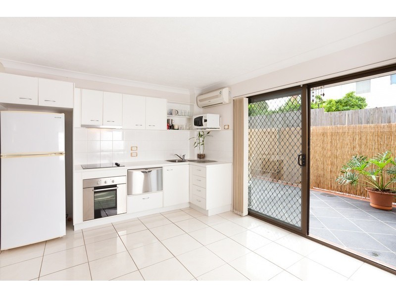 2/12 Rowell Street, Zillmere QLD 4034
