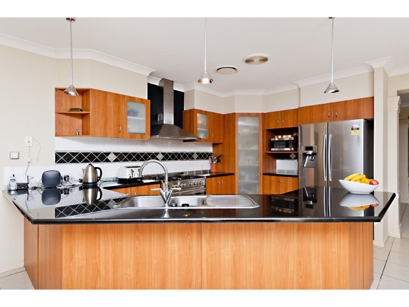 6 Estonia Avenue, Bridgeman Downs QLD 4035