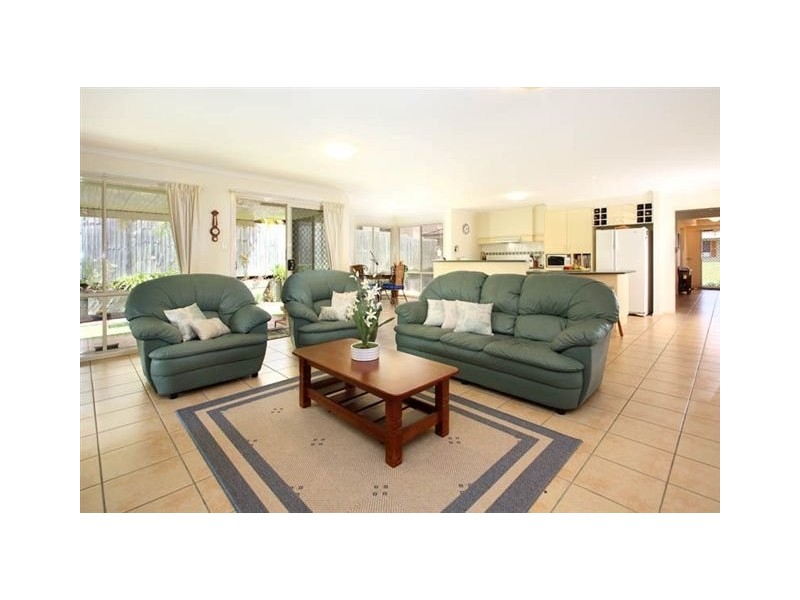 2 Tayla Close, Bridgeman Downs QLD 4035