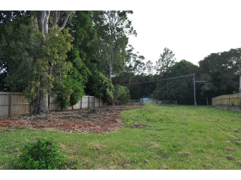 35 Chaseley Street, Nudgee Beach QLD 4014