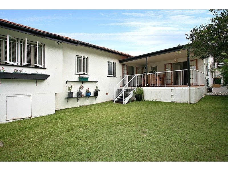 5 Charlton St, Hamilton QLD 4007