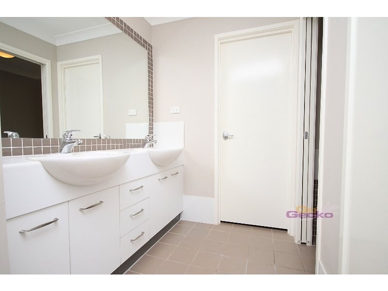 4/42 Petrie Cres, Aspley QLD 4034