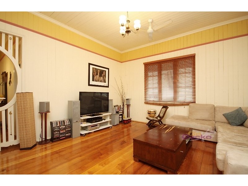 12 Railway Parade, Clayfield QLD 4011
