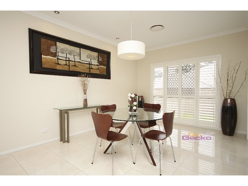 10 Seeana Cres, Bridgeman Downs QLD 4035