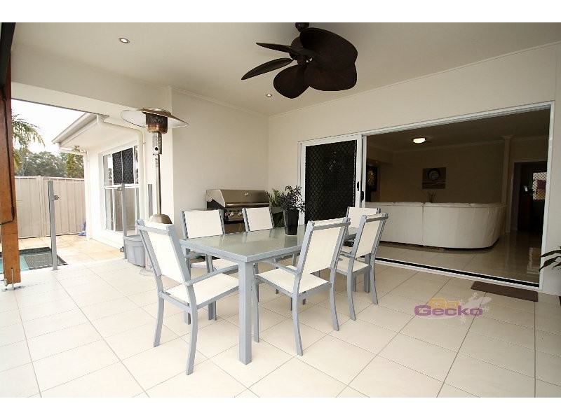 10 Seeana Cres, Bridgeman Downs QLD 4035