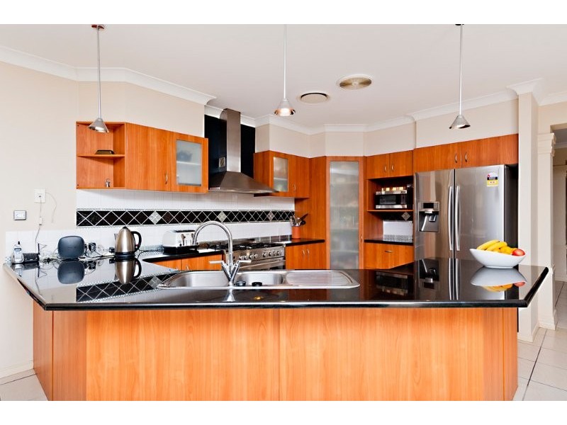 6 Estonia Avenue, Bridgeman Downs QLD 4035