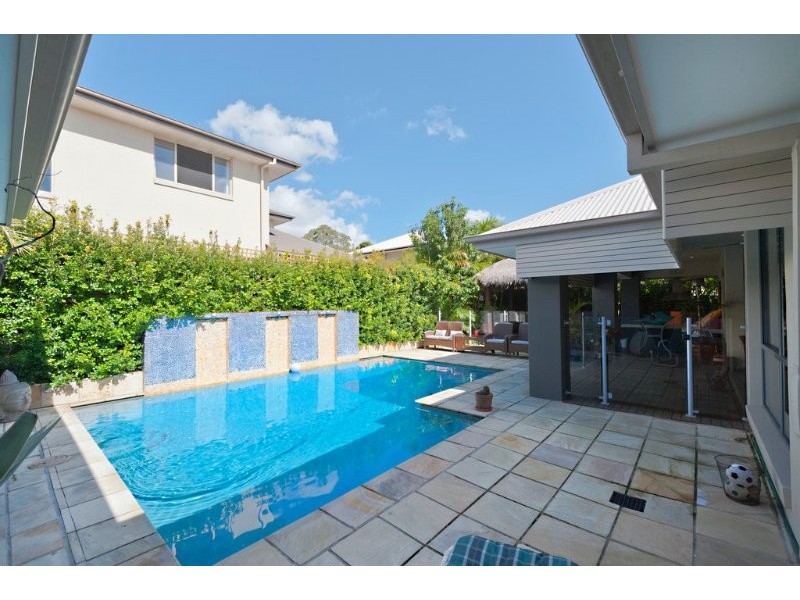 6 Estonia Avenue, Bridgeman Downs QLD 4035