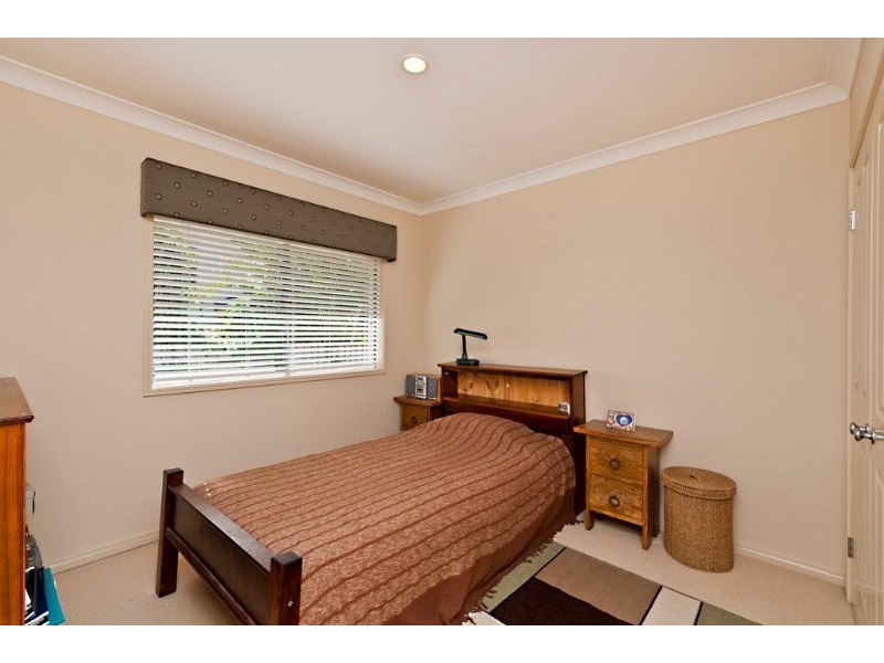 6 Estonia Avenue, Bridgeman Downs QLD 4035