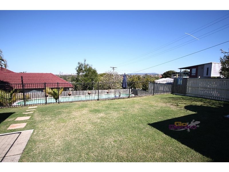 218 Rode rd, Wavell Heights QLD 4012