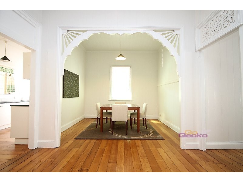 16 Lucy Street, Albion QLD 4010