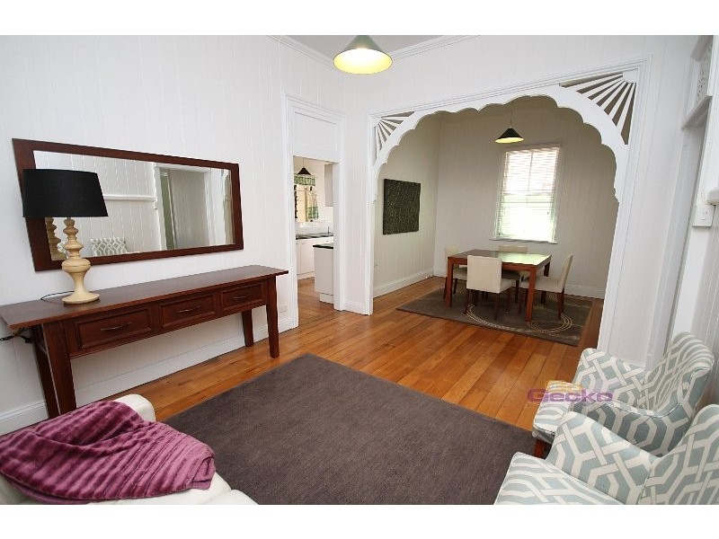 16 Lucy Street, Albion QLD 4010