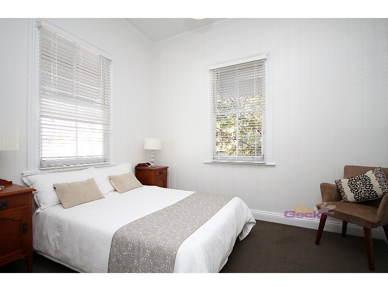 16 Lucy Street, Albion QLD 4010