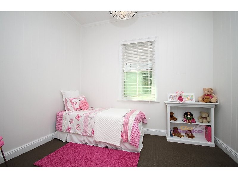 16 Lucy Street, Albion QLD 4010