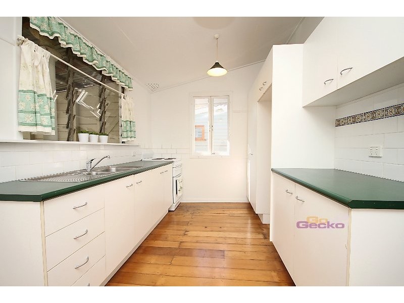 16 Lucy Street, Albion QLD 4010