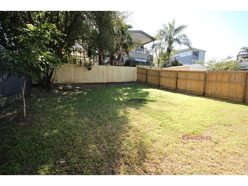 16 Lucy Street, Albion QLD 4010