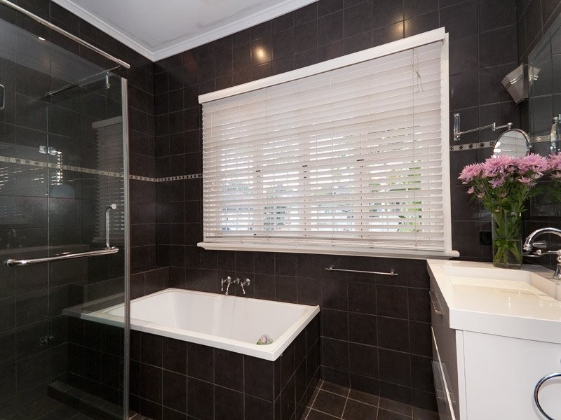 252 Rode Road, Wavell Heights QLD 4012