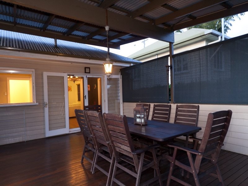 252 Rode Road, Wavell Heights QLD 4012