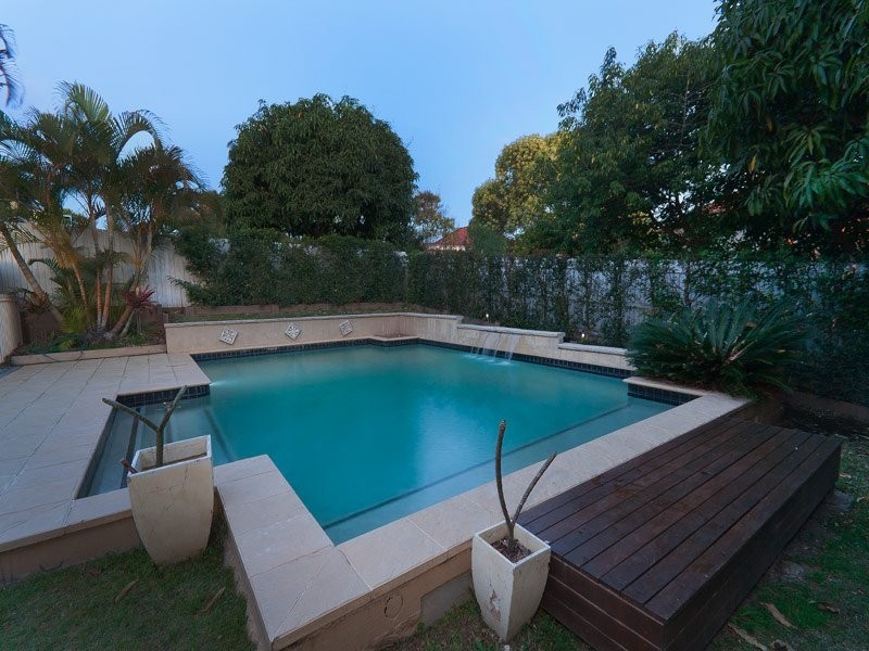 252 Rode Road, Wavell Heights QLD 4012