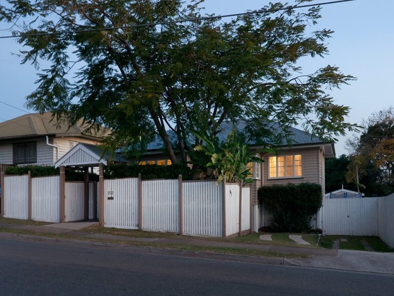 252 Rode Road, Wavell Heights QLD 4012