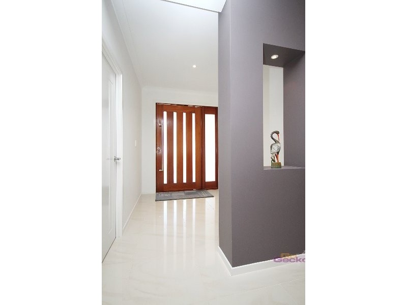 19 Silverbirch Place, Bridgeman Downs QLD 4035