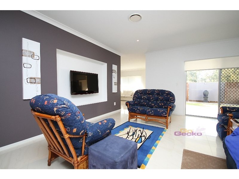 19 Silverbirch Place, Bridgeman Downs QLD 4035