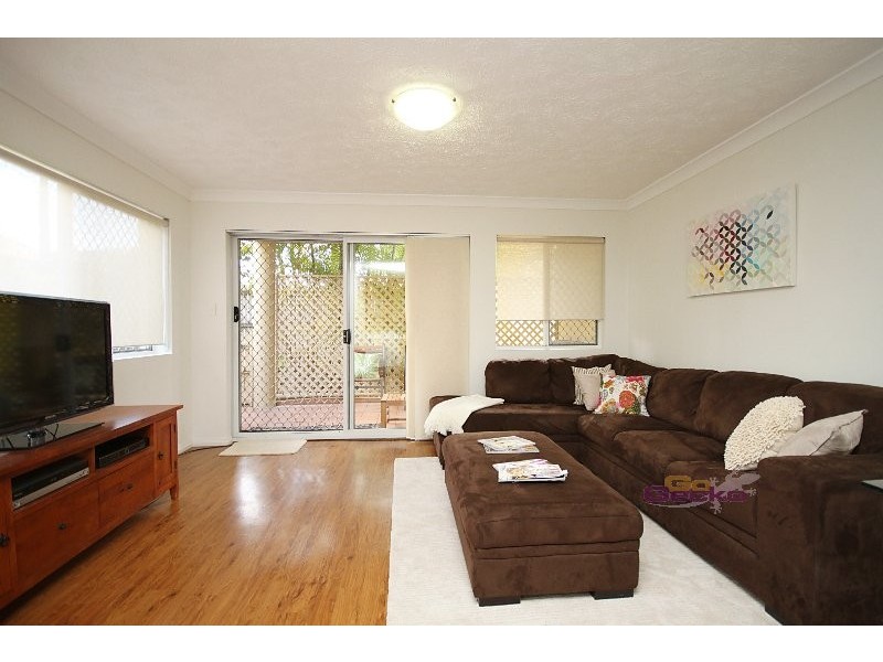 2/1 Hall Street, Northgate QLD 4013