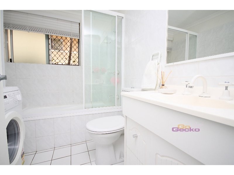 2/1 Hall Street, Northgate QLD 4013