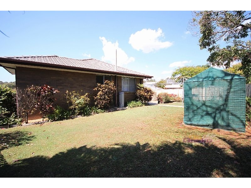 76 Redbourne St, Chermside West QLD 4032