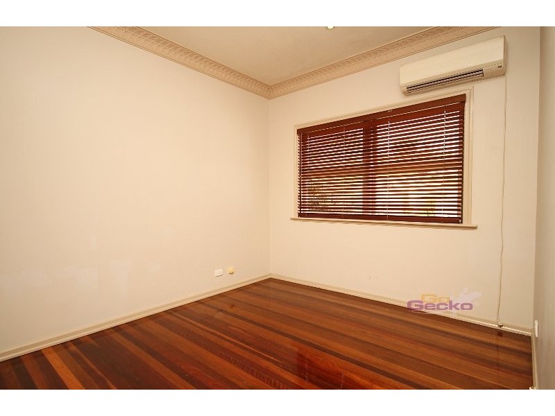 15 Aveling St, Wavell Heights QLD 4012