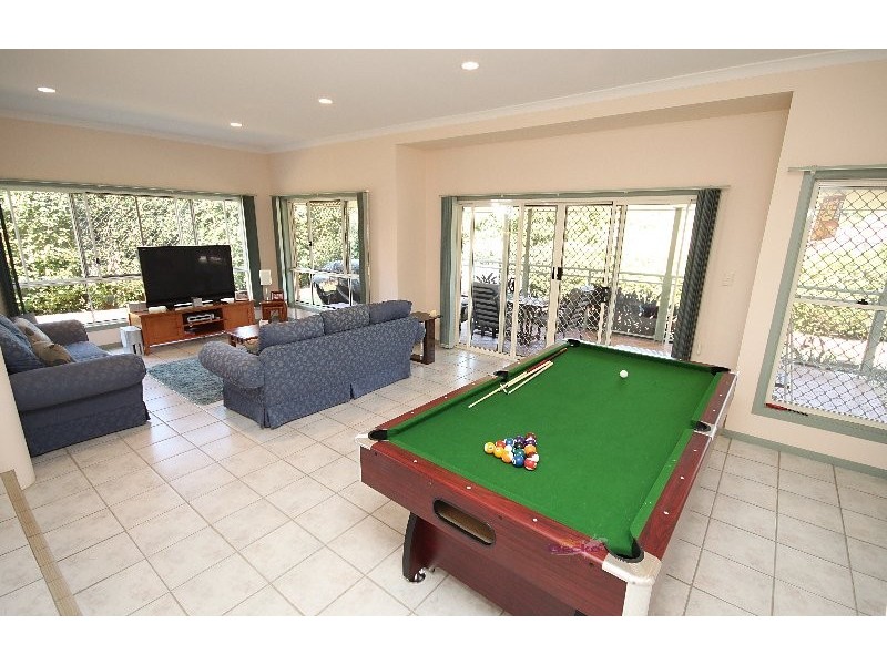 195 Bangalow St, Bridgeman Downs QLD 4035