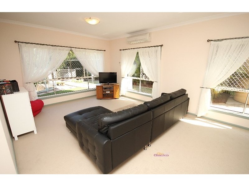 195 Bangalow St, Bridgeman Downs QLD 4035