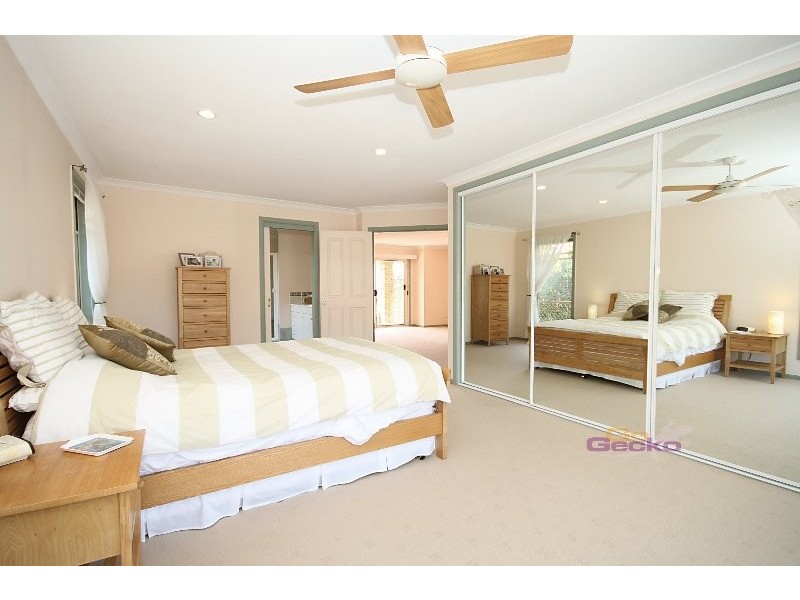 195 Bangalow St, Bridgeman Downs QLD 4035