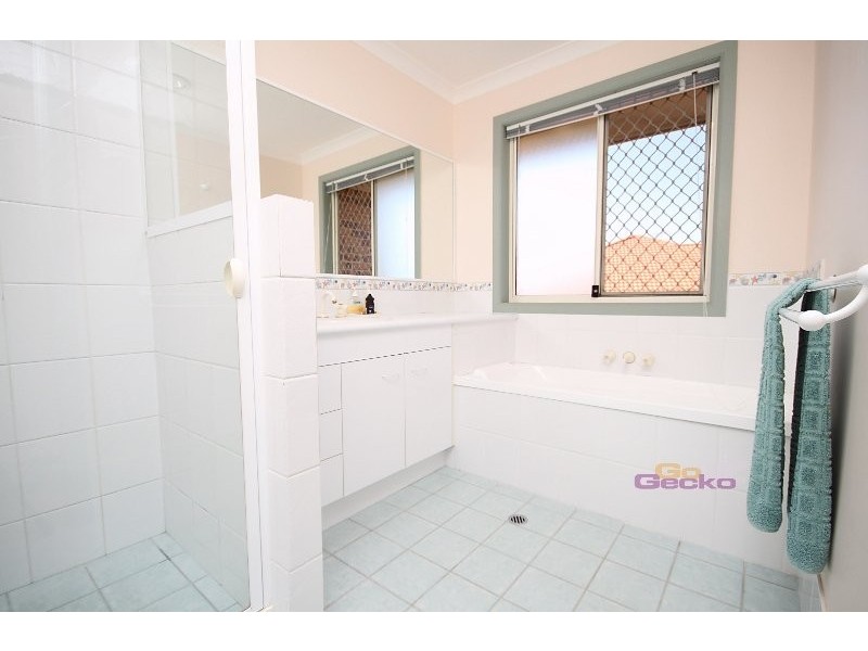 195 Bangalow St, Bridgeman Downs QLD 4035