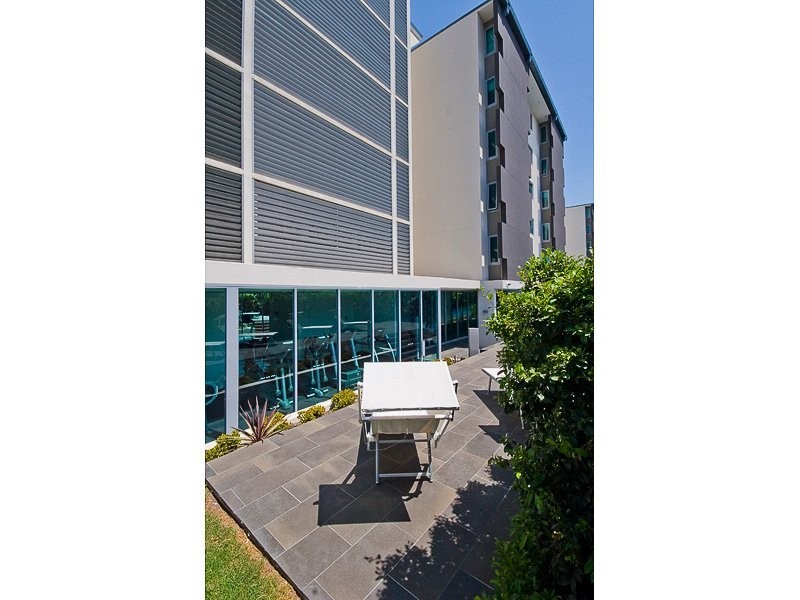 208/17 Parkland Street, Nundah QLD 4012