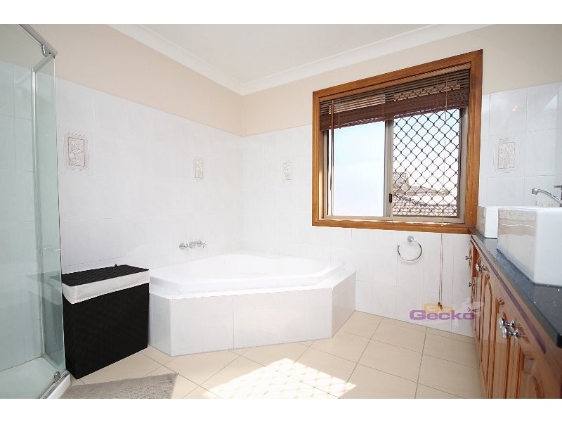 42 Dimboola St, Bridgeman Downs QLD 4035