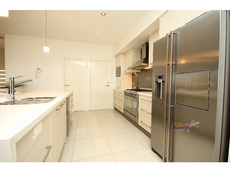 9 Cassia st, Bridgeman Downs QLD 4035