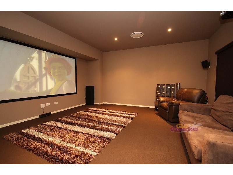 9 Cassia st, Bridgeman Downs QLD 4035