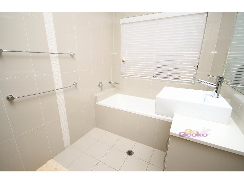 9 Cassia st, Bridgeman Downs QLD 4035