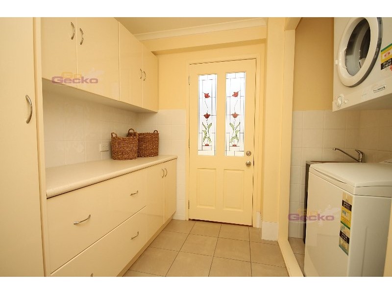 70 Elliott Rd, Banyo QLD 4014