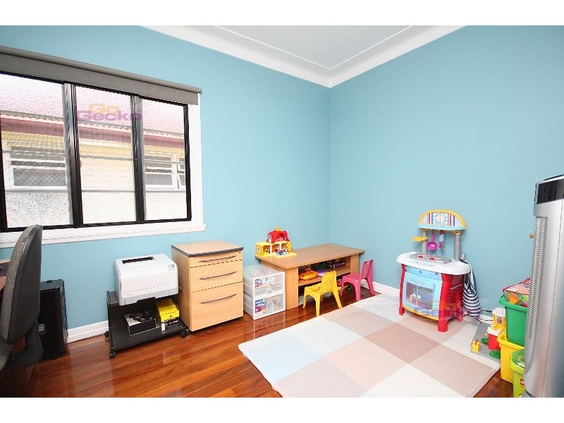 11 Simla Ave, Geebung QLD 4034