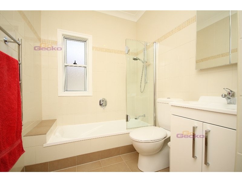 11 Simla Ave, Geebung QLD 4034