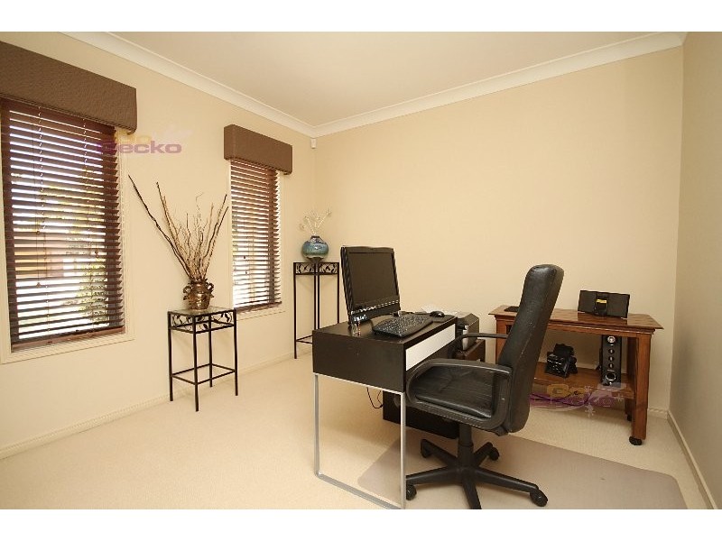 6 Estonia Avenue, Bridgeman Downs QLD 4035