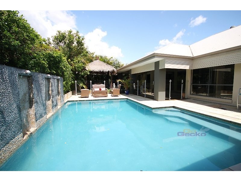 6 Estonia Avenue, Bridgeman Downs QLD 4035