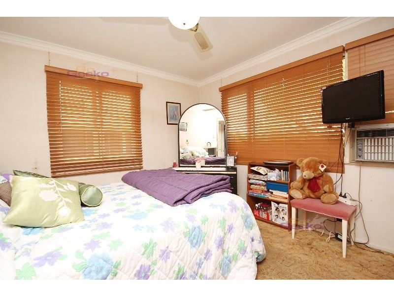 3 Glendavis St, Brighton QLD 4017